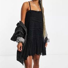 Never Been Worn! Black Tiered Slip Dress From Free People’s “Intimately” Collection. 100% Cotton. Boho Tunic Dress, Long Sleeve Tunic Dress, Black Slip Dress, Pink Bodycon Dresses, Spaghetti Strap Mini Dress, Sleeveless Dress Summer, Denim Mini Dress, Mini Slip Dress, Love At First