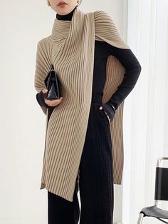 Loose Urban Asymmetrical Sweater Asymmetrical Outfit, How To Look Expensive, Ootd Instagram, Pullover Mode, Asymmetrical Sweater, Cold Shoulder Long Sleeve, Elegant Shirt, Loose Sweater, Urban Chic