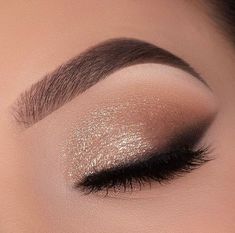 Makeup Ideas Champagne Dress, Makeup Looks To Match Green Dress, Prom Makeup Looks For Green Eyes, Wedding Makeup For Green Eyes Natural, Formal Makeup For Green Dress, Make Up For Emerald Green Dresses, Makeup To Match Green Dress, Makeup With Golden Dress, Light Quince Makeup