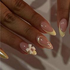 Golden Nails, Cute Simple Nails, Girly Acrylic Nails, Her Nails, Almond Nails Designs, Really Cute Nails, Trendy Nail, Ideas Nails, Yellow Nails