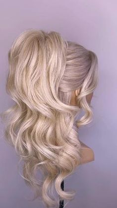 Barbie Hairstyles Half Up Half Down, Classy Hoco Hairstyles, Homecoming Hairstyles Up, Hairstyles For Dances Homecoming, Cute Barbie Hairstyles, Barbie Hair Styles, Blonde Prom Hair, Homecoming Fits, Barbie Blonde Hair