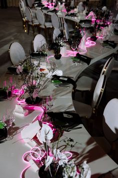 black and white, neon, wedding table, table setting, pink, unusual table shape 90s Theme Table Setting, Neon Wedding Theme Decoration, Neon Wedding Theme, Bas Mitzvah, Neon Cowboy, Modern Decorations, Party Setup, Event Branding, Blush Pink Weddings