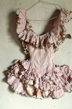 Vintage Circus Costume, Showgirl Costume, Magic Party, Ballet Style, Circus Costume, Pink Things, Vintage Circus, Mode Inspo, Fit Inspo