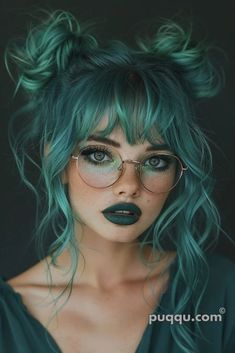 Indie Hair Color Ideas, Black N Green Hair, Colorful Soft Aesthetic, Green Hair Hairstyles, Cute Colored Hair Ideas, Color Wheel Hair Colour, Dark Teal Hair Color, Green Hair Makeup Ideas, Dark Green Hair Color Ideas