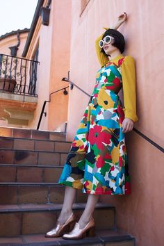 Amy Roiland, Artistic Fashion Style, Colorful Eclectic Fashion, Funky Formal Outfit, Artsy Fashion Style, Eccentric Outfits, Maximalist Style Fashion, Eclectic Style Clothing, Young Mom Style