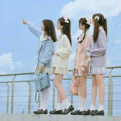 Cute Pastel Outfits, Debut Photoshoot, 4 Best Friends, Friendship Photoshoot, Best Friend Pictures Tumblr, Friend Pictures Poses, Bff Photoshoot Poses, Bff Outfits, Kawaii Harajuku