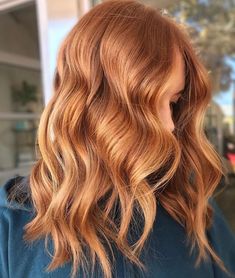 Natural Red Hair Medium Length, Reverse Balayage Blonde To Copper, Cooper Bayalage, Blond Roux Hair, Gingerbread Caramel Hair Color, Hair Color Ideas For Pale Skin, Pelo Color Cobre, Redhead Haircut, Pelo Color Ceniza