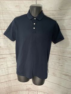 You are bidding: Gap Men's Polo Shirt GapFit Dark Blue Short Sleeve Size S Small Brand: Gap Style: Polo Size type: Regular Size: S Color: Dark Blue Made in Cambodia Condition: Pre owned. Has stains on the back side, needs cleaning. Item sold as pictured in auction. What you see in pictures is what you get. See the photos. Please read the description and view all photos before bidding. IF FOR SOME REASONS THIS ITEM IS NOT GOOD FOR YOU PLEASE CONTACT US BEFORE YOU SEND AN ITEM BACK OR LEAVE A NEUT Classic Solid Color Gap Tops, Blue Collared Tops By Gap, Blue Collared Top By Gap, Blue Collared Top From Gap, Navy Casual Short Sleeve Polo Shirt, Gap Blue Collared Top, Blue Cotton Gap Shirt, Navy Short Sleeve Cotton Polo Shirt, Blue Go-dry Short Sleeve Polo Shirt