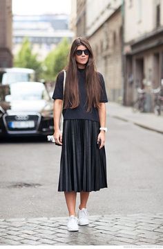 Stockholm Street Style glamhere.com Posted in Fashion TrendsStockholm Street Style Midi Rok Outfit, Elegant Midi Skirt, Black Pleated Midi Skirt, Midi Skirt Outfit