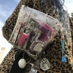 Inside My Bag, Purse Essentials, Handbag Essentials, What In My Bag, Clear Bag, Clear Bags, Essential Bag, Girls Bags, Coach Dinky Crossbody