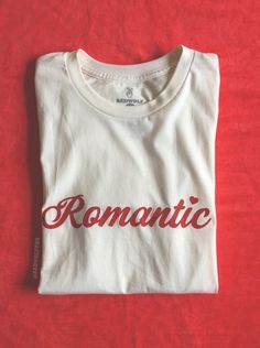 Romantic Tee Shirt Outfit Ideas, Sports Mom Gifts, Club Shirts, Jewellery Accessories, Closet Fashion, 로고 디자인, Tee Shop, Cute Shirts, Shirt Outfit