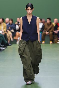 Loewe Fashion History Books, Fall 24, Green Cargo Pants, Green Cargo, Paris Fashion