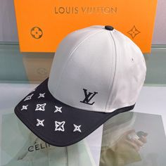 Size: Standard Size It comes with Dust box, Care manual, Tag, and Paper bag. Luxury White Snapback Hat, Designer White Visor Baseball Cap, Designer White Snapback Hat, Designer White Flat Brim Hat, Designer White Visor Hat, Luxury White Baseball Cap, Designer White Hat With Curved Brim, Designer Baseball Cap For Travel, Designer Visor Hats For Travel