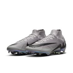 the nike vapor soccer shoe is shown in grey and black