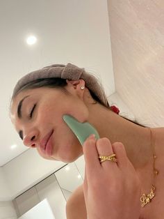 Healthy Skin Aesthetic, Girly Habits, Winter Arc, Vogue Beauty, Healthy Lifestyle Inspiration, Gua Sha, Just Girl Things