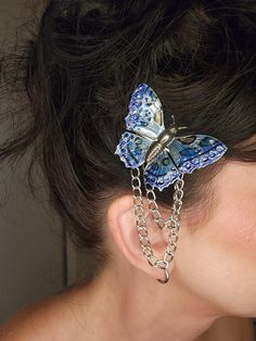 One, blue butterfly hair clip.  Was a vintage pin that has been upcycled into a beautiful hair accessory.  Alligator clip to easily add to any hairstyle.  Features a cascade of silver tone chain.  Unique and one of a kind, handmade.  Ready to ship. To continue shopping: http://www.rrrobinnn.etsy.com Beautiful Hair Accessories, Butterfly Hair Clip, Butterfly Hair, Vintage Pins, Blue Butterfly, Trendy Hairstyles, Barrettes, Hair Accessory, Hair Clip