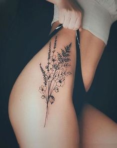 Spine Tattoos For Black Women, Dope Hand Tattoos For Women, Tattoo Ideas Female Baddie, Tattoo Bein Frau, Tattoo After Care, Spine Tattoos For Women, Tattoo Cover Up