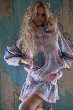 Aurora Skirts, Pony Aesthetic, Silk Dressing Gown, Corset Skirt, Bag Hanger, Puff Dress, Pastel Tie Dye, Pastel Fashion, Book Style