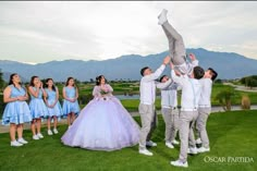 quinceañera photos ideas quince court dress purple blue Purple Quinceanera Court Outfits, Lavender Chambelanes Outfits, Quinceanera Court Outfits, Light Purple Quince, Backyard Quince, Quince Court Outfits, Quinceañera Photos, Chambelanes Outfits Quinceanera, Chambelan Outfits