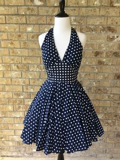 Marilyn Monroe Outfits 50s, Blue Polka Dot Dress Vintage, Modern 50s Style Outfits, Halter Dress Casual, Casual Outfit Summer, Fancy Gown, Summer Outfits Casual, Maxi Design, Outfits For Summer