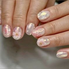 Short Gel Art Nails, Short 3d Nails Design, Korean 3d Gel Nail Art, Flower Nails Design Short, Short Nail 3d Flower, Nails Idea For Short Nails, Cute Design Short Nails, 3d Flowers On Short Nails, Short Decorated Nails