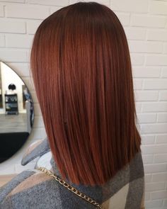 Light Copper Mahogany Brown, Red Cooper Short Hair, Auburn Hair Straight, Auburn Short Hair, Deep Copper Hair Color, Short Shaggy Hairstyles, Short Auburn Hair, Light Auburn Hair, Chestnut Hair