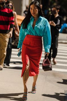 Colour Blocking Street Style, Colourful Street Style, Colorful Street Style, Casual Corporate, Street Style Nyc, Sunday Outfit, Street Style Spring, Happy Clothes, Man About Town