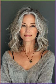 Discover 9 silver fox hairstyles for women over 50, celebrating the elegance and sophistication of natural gray hair. Grey Hair Looks, Gorgeous Gray Hair, Grey Hair Inspiration, Layered Haircuts For Medium Hair, Beautiful Gray Hair, Natural Gray Hair, Long Gray Hair, Haircuts For Medium Hair, Hairstyles For Women