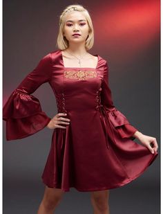 House Of The Dragon Dress, House Of The Dragon Rhaenyra, Targaryen Cosplay, Dragon Dress, The Iron Throne, Hot Topic Dresses, Dragon Costume, Rhaenyra Targaryen, Iron Throne