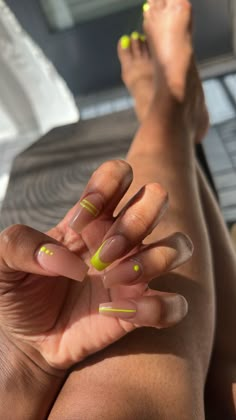 Lime green nail design Nails For Lime Green Dress, Tan And Neon Nails, Lime Green Design Nails, Chartreuse Green Nails, Short Nail Designs Lime Green, Lime Green Nails With Design, Almond Nails Neon Green, Green And Yellow Nail Art, Trending Manicure 2024