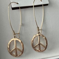 Never Out Of Box! Gold Tone Metal Peace Signs With Secure 1 1/2” Clasps Total Length: 2 1/2” Vintage Jewelry With Peace Sign For Gift, Peace Sign Earrings Boho, Wooden Peace Sign Ear Rings, Adjustable Sterling Silver Peace Sign Jewelry, Peace Sign Earrings, Peace Sign Jewelry, Robert Lee Morris, Robert Lee, Peace Signs