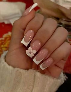 Short Acrylic Nails Designs For School, Cute French Nail Designs, Pink White French Tip Nails, Bow Acrylic Nails, Medium Short Nails, Nagel Inspiration, Acrylic Nails Square, Nails Girly, Quinceanera Nails