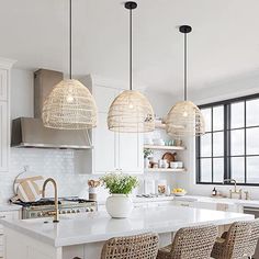 coast modern wicker woven pendants island pendants Hanging Lights Living Room, Airbnb Interior, Kitchen Island Hanging Lights, Lamps Handmade, Large Pendant Light, Neutral Dining Room, Farmhouse Dining Rooms Decor, Hanging Lamp Shade