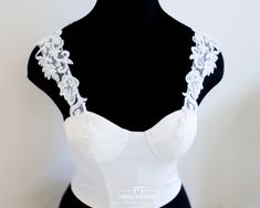 Item number: Detachable Bridal Keyhole #154 Made To Order, Custom Order This detachable bridal straps with keyhole back will add the perfect finishing touch to your wedding day look. This lace strap keyhole back will look very beautiful on a strapless wedding dress, and it will add an additional look for your dress that you can put them on and remove as you wish. They are very flexible to adjust the size, simply just pick the correct the length of the straps to the right size of your shoulder th Fitted White Bodice For Bride, Fitted Lace Wedding Dress For Bride, Fitted Lace Work Wedding Dress For Bride, Bridal Straps, Wedding Dress Straps, Detachable Sleeves Wedding Dress, Bridal Sleeves, Detachable Wedding Dress, Sleeves Wedding Dress