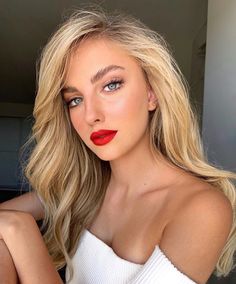 Blonde Hair Red Lipstick, Red Lipstick Makeup Blonde, Blonde Hair Blue Eyes Makeup, Wedding Makeup Blonde, Blonde Hair Red Lips, Bridal Makeup Red Lips, Simple Prom Makeup, Bridal Makeup For Blue Eyes, Blond Beige