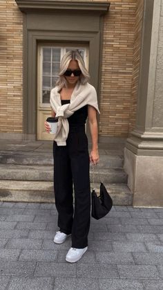 Skandinavian Fashion, Europe Outfits, Aritzia Pants, Paris Outfits, Looks Street Style, Outfit Inspo Fall, Looks Style