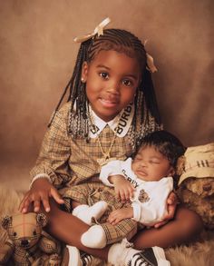 Sibling Photography Newborn, Ootd Photoshoot, Sibling Photo Shoots, Toddler Photoshoot, Sibling Photography, Sisters Photoshoot, Cute Black Babies