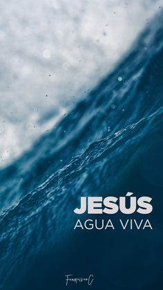 the cover of jesus's agua viva, with water and sky in the background