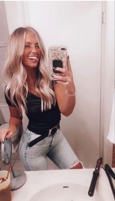 Hair Styles For Rodeo, Punchy Outfits Date Night, Blonde Outfit Ideas, Balayage Hair Blonde, Lazy Outfits, Cute Simple Outfits, Cute Casual Outfits, Simple Outfits, Style Me Pretty