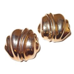 80s LARGE Swirl Ribbed Haute Couture High End Vintage Earrings Gold-tone, Clip-on, Unmarked Runway Vintage, Vintage Haute Couture, 80s Earrings, Vintage Gold Earrings, Contemporary Jewelry Design, Sophie Buhai, Gold Chrome, Jewelry Lookbook, Modern Earrings