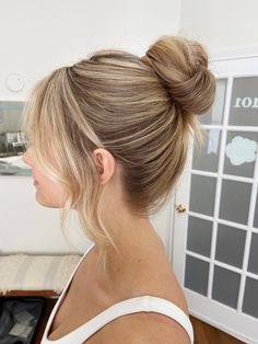 Hair Up High Bun, High Hair Bun Wedding, Top Bun Bridesmaid Hair, Top Knot Bun For Wedding, High Bun Hairstyles For Prom, Bun Upstyle, Prom Hair High Bun, High Updo Bun, Formal High Bun Hairstyles