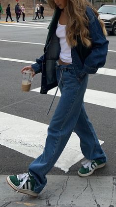 Aesthetic Outfits Girl Winter, 90s Models Off Duty Aesthetic, Outdoor Outfit Aesthetic, Campus 00s Shoes Outfit, Outfits For Drinks, Fashion Inspo Outfits Winter 2023, Utah Style Fashion, Julia Hatch Outfits, Fashion Inspo Outfits Fall 2023