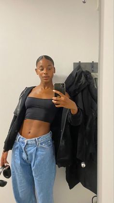 Outfit ideas, outfits, outfits aesthetic, outfit ideas summer, outfit ideas black girl, outfit inspirations, outfits for school, outfit ideas for school, Simple Crop Top Outfits, Simple Crop Top, Crop Top Outfits, Lookbook Outfits, Streetwear Outfit, Black Is Beautiful, Fashion Killa, Black Top, Cute Casual Outfits