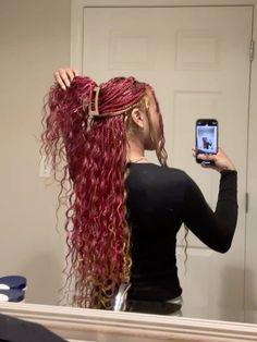 Red Hair With Blonde Braids, Pretty Braid Colors, Burgundy And Brown Braids, Braided Hairstyles Color Combo, Dark Red Hair Braids, Braids Red And Blonde, Braids With Red Hair, Red And Blonde Knotless Braids, Blonde And Burgundy Box Braids