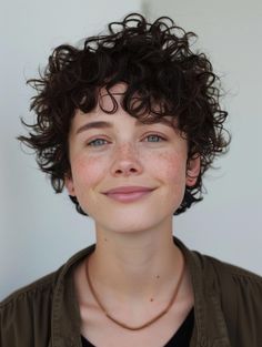 Chic Curly Pixie Haircuts for Effortless Style Curly Pixie Oval Face, Curly Pixie Round Face, Round Face Short Curly Hair, Pixie Hairstyles Curly Hair, Pixie Cut For Curly Hair, Short Haircuts Curly Hair, Curly Pixie Haircut, Curled Pixie Cut, Pixie Cut Curly Hair