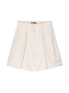 light beige cotton blend twill weave embroidered logo at the leg pleat detailing belt loops front button and zip fastening wide leg straight hem above-knee length Beige Wide Leg Cotton Shorts, Wide Leg Beige Cotton Shorts, Children's Clothing Brand, Versace Kids, Dress With Jean Jacket, Dolce And Gabbana Kids, Kenzo Kids, Twill Weave, Stella Mccartney Kids