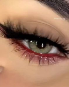 Mackup Ideas For Prom, How To Do Red Eyeshadow, Lipstick With Burgundy Dress, Makeup For Burgundy Dress Wedding, Makeup With Red Eyeshadow, Halloween Makeup Red Eyes, Red Xv Makeup, Light Red Eyeshadow Looks