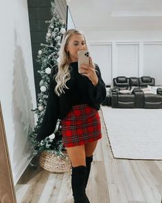 Christmas Outfits Dressy, Cozy Christmas Outfit, Christmas Fashion Outfits, Xmas Party Outfits, Christmas Outfit Inspiration, Christmas Outfit Casual, Trendy Christmas Outfits, Leni Klum, Christmas Outfit Ideas