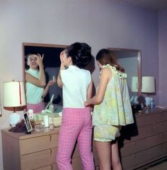 60s Photos, Swinging 60s, 60s And 70s Fashion, Vintage Polaroid, Swinging Sixties, 60s Mod, Vintage Americana, Famous Girls