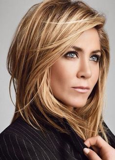 Warm toned honey gold highlights Warm Blonde Hair, Jennifer Aniston Hair, Boy Haircuts, Cool Blonde Hair, Blonde Hair With Highlights, Hair Color Highlights, Haircut And Color